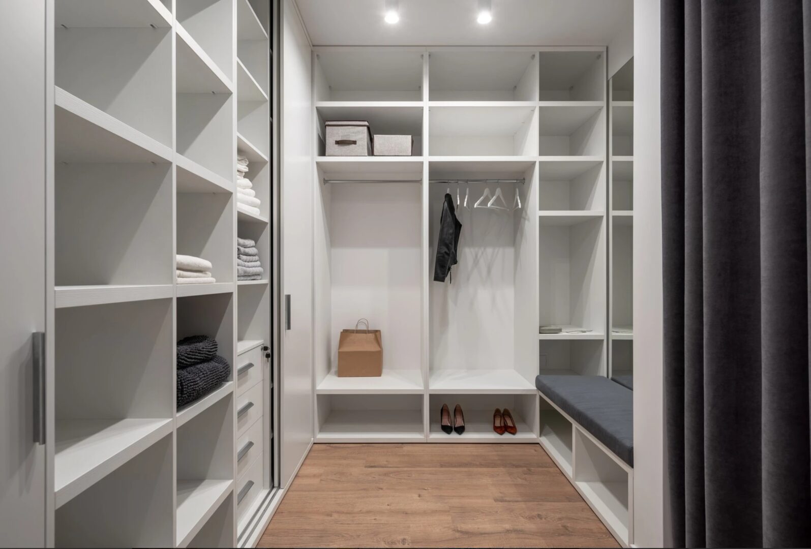 Biała garderoba na zamówienie od gradal.pl w Poznaniu i okolicach.